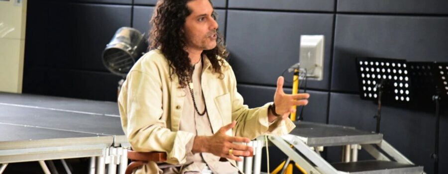 Finding Voice Through Verse at UISG I 口语诗人Luka Lesson的大师课：看UISG学生如何用诗歌勇敢发声