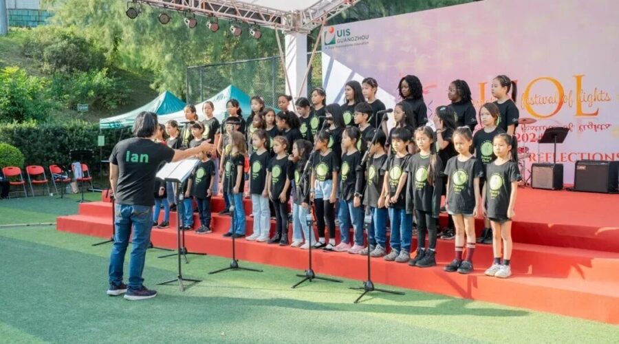 Don’t Miss It! This Sunday: IFOL Awaits! | 周日国际灯光节终极攻略